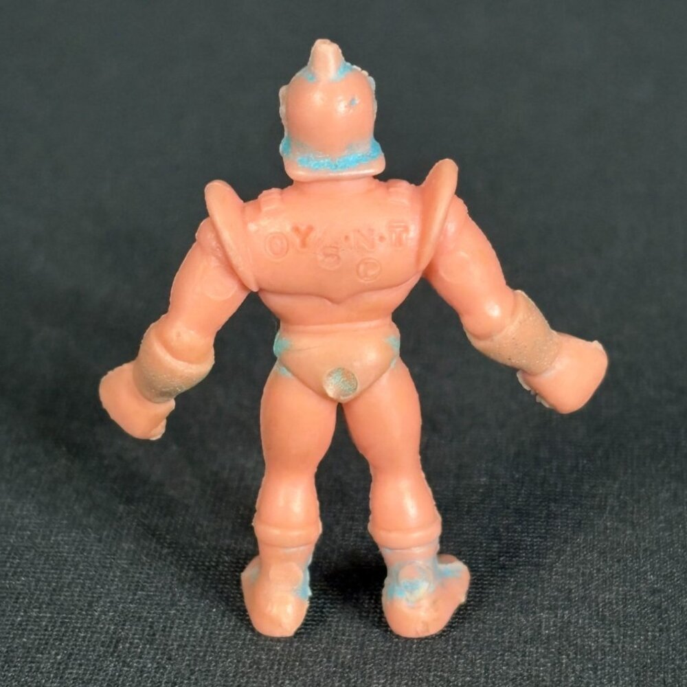 Vintage M.U.S.C.L.E. Flesh / Pink Color Kinnikuman #46 Robin Mask A - Picture 2 of 2